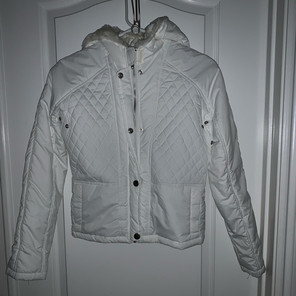 NWOT Dollhouse White Faux Fur Hood puff button zip